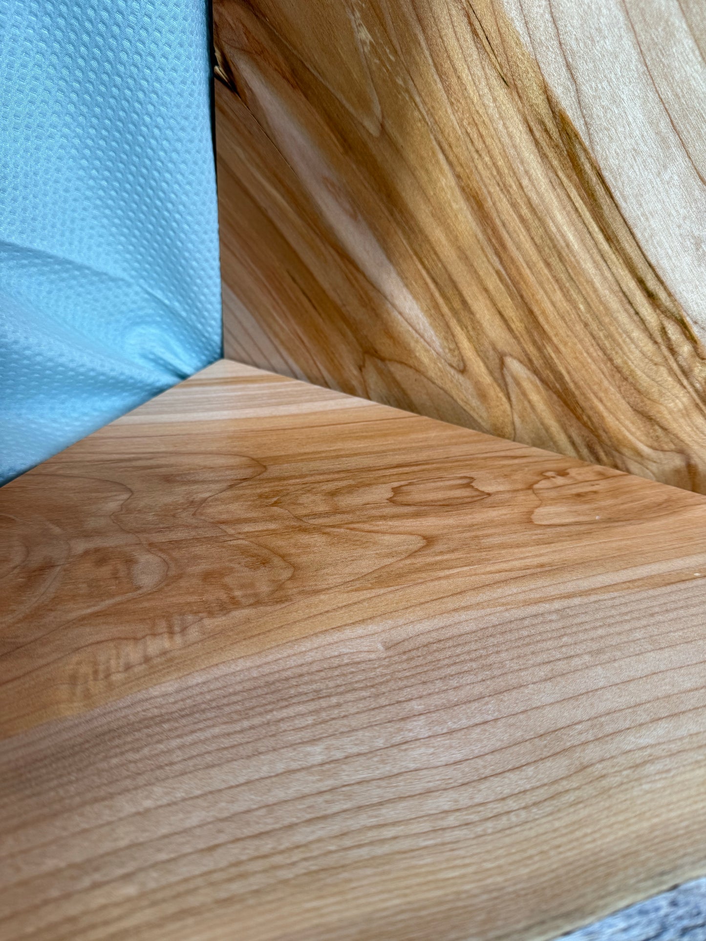 Set of 2, Live edge, Maple corner shelf