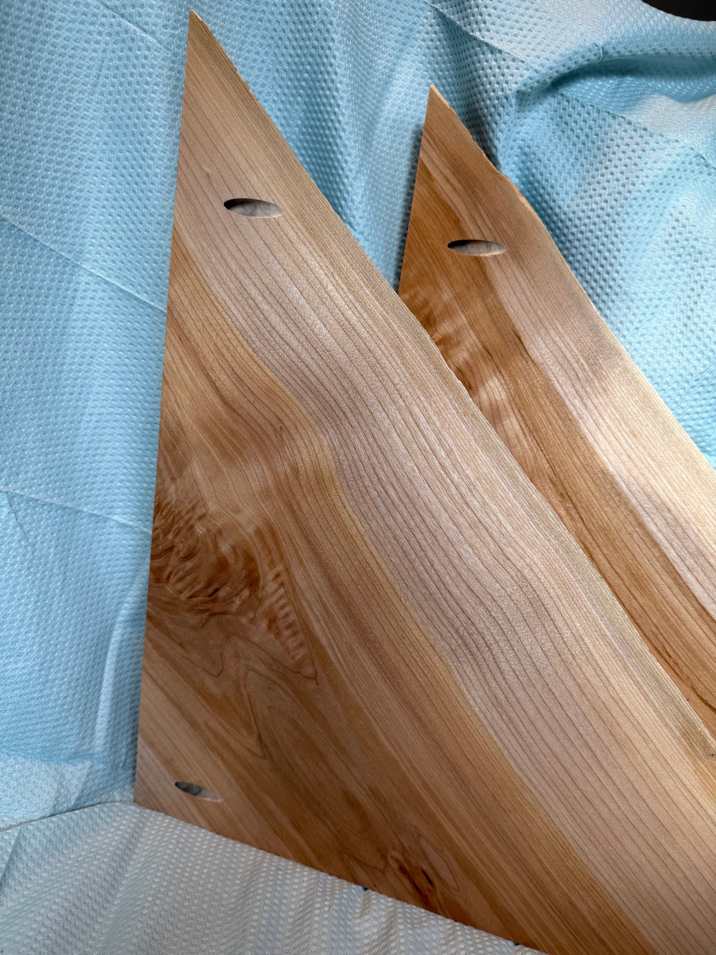 Set of 2, Live edge, Maple corner shelf